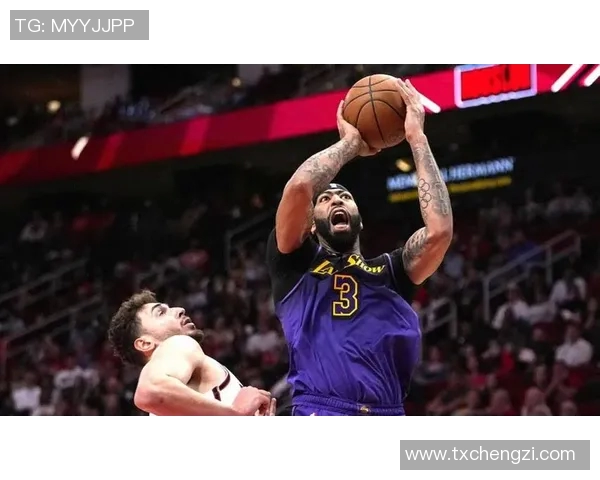 篮球明星赛场外怒斥对手引发热议球迷纷纷评论其言辞是否过激